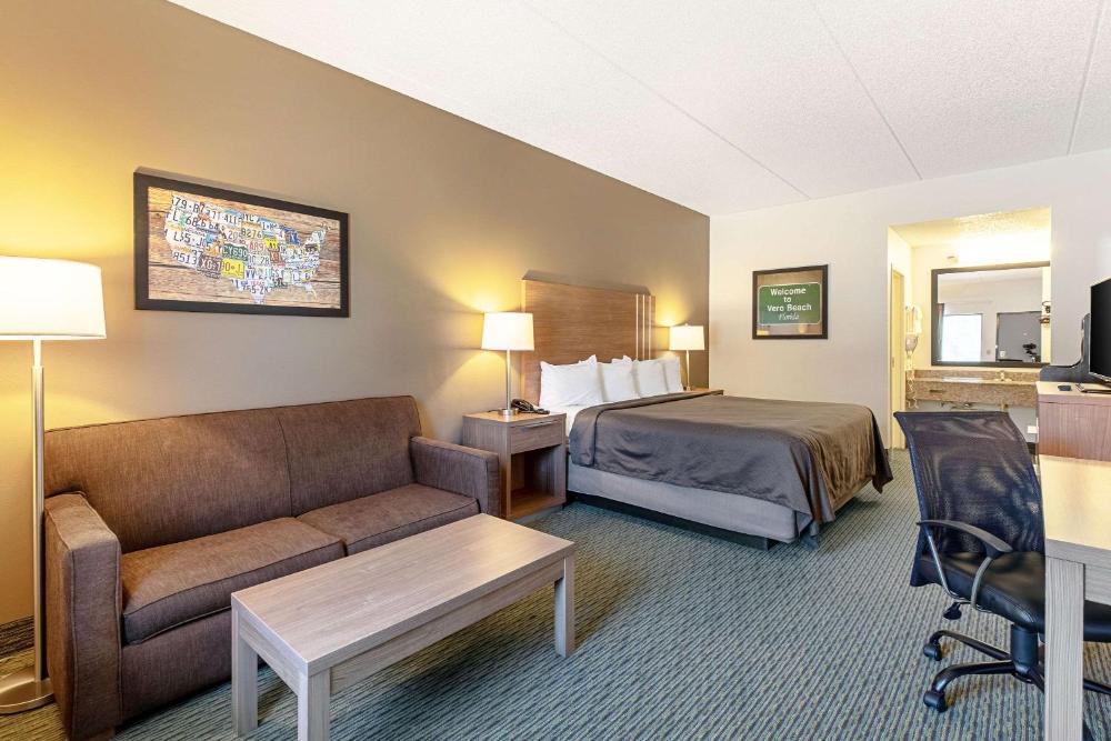 King Room with Sofa Bed - Non-Smoking interior